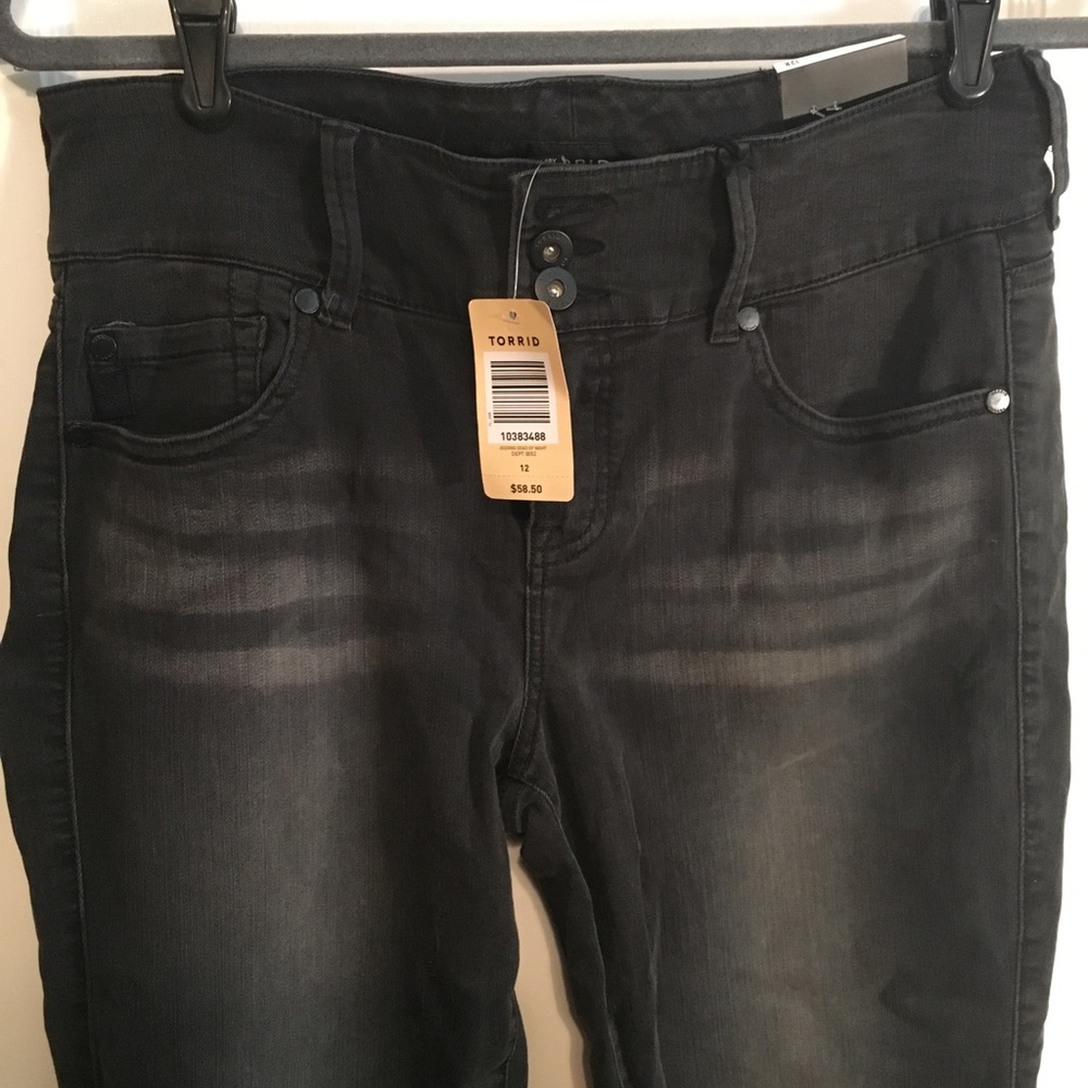 Torrid black wash jegging 12R NWT